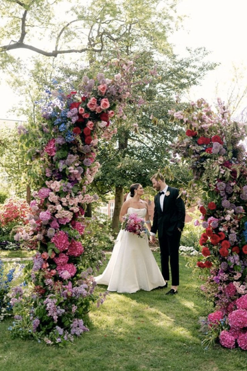 Tendances florales pour les cérémonies en plein air