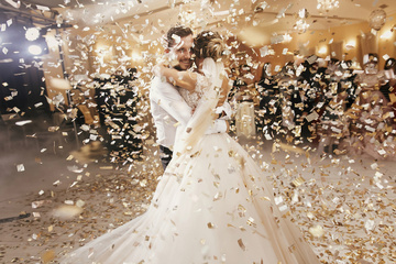 La magie des mariages de mai : associations florales parfaites pour les couples