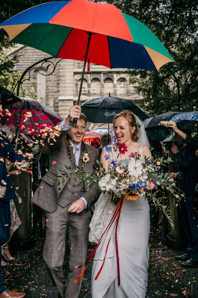 Un mariage coloré et joyeux en Angleterre